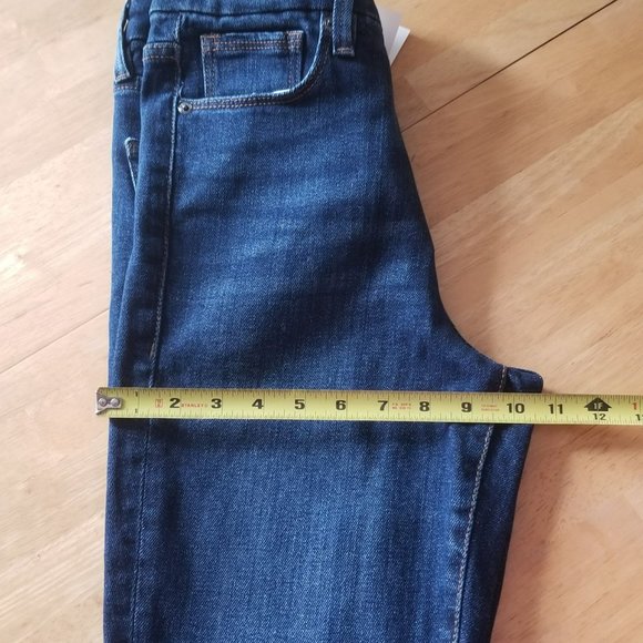 Good American Good Waist Chewed Back Pockets Jeans - Picture 13 of 16